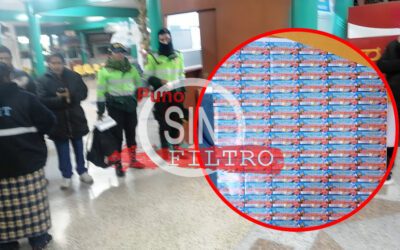 PUNO| PNP DETUVO A BOLETERA DEL TERMINAL TERRESTRE POR ENTREGAR TASAS DE EMBARQUE FALSIFICADAS