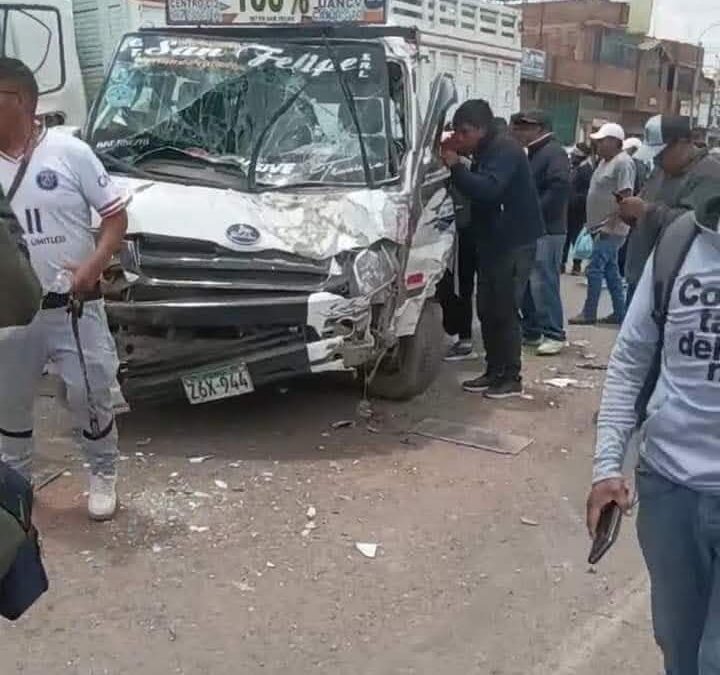 CHOQUE MULTIPLE DEJÓ VARIOS HERIDOS EN LA SALIDA A CUSCO EN JULIACA