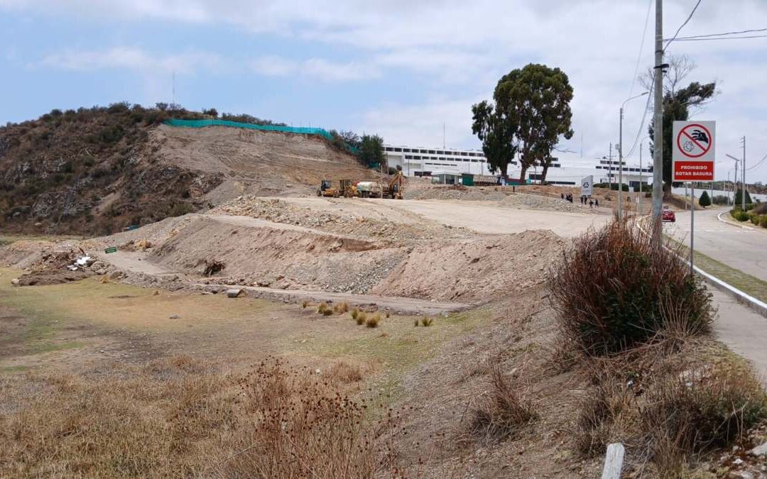 FUNCIONARIOS MUNICIPALES PARALIZAN OBRA EN LA ISLA ESTEVES