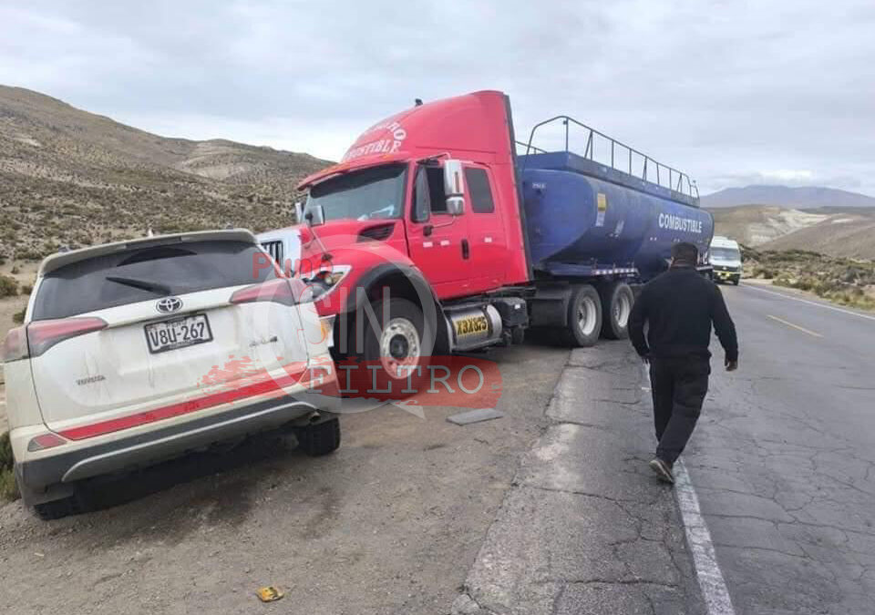 Choque frontal entre cisterna y camioneta deja varios heridos en la vía Arequipa-Puno