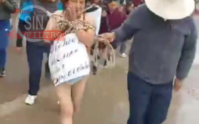 Presunta ladrona es paseada semi desnuda por las calles de Ayaviri