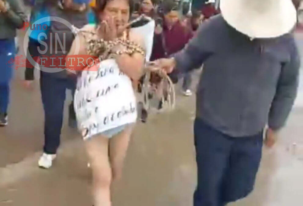Presunta ladrona es paseada semi desnuda por las calles de Ayaviri