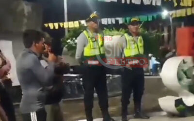 Ronderos capturan a dos policías acusados de arranchar 5 mil soles a viajero