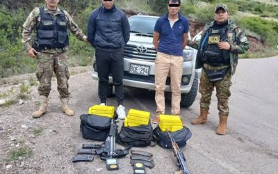 Detienen a dos policias de la Dirandro por transportar droga