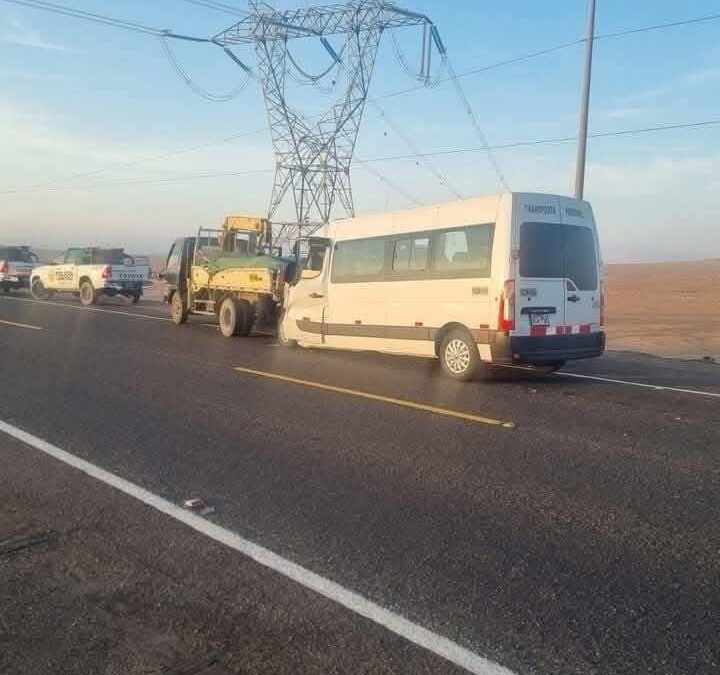 AL MENOS NUEVE HERIDOS DEJA ACCIDENTE DE TRÁNSITO DE UNA MINIVAN EN LA JOYA