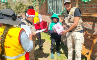 Policía aprovecha mes de la navidad para acercarse a la población realizando acción cívica en la urbanización Don Bosco