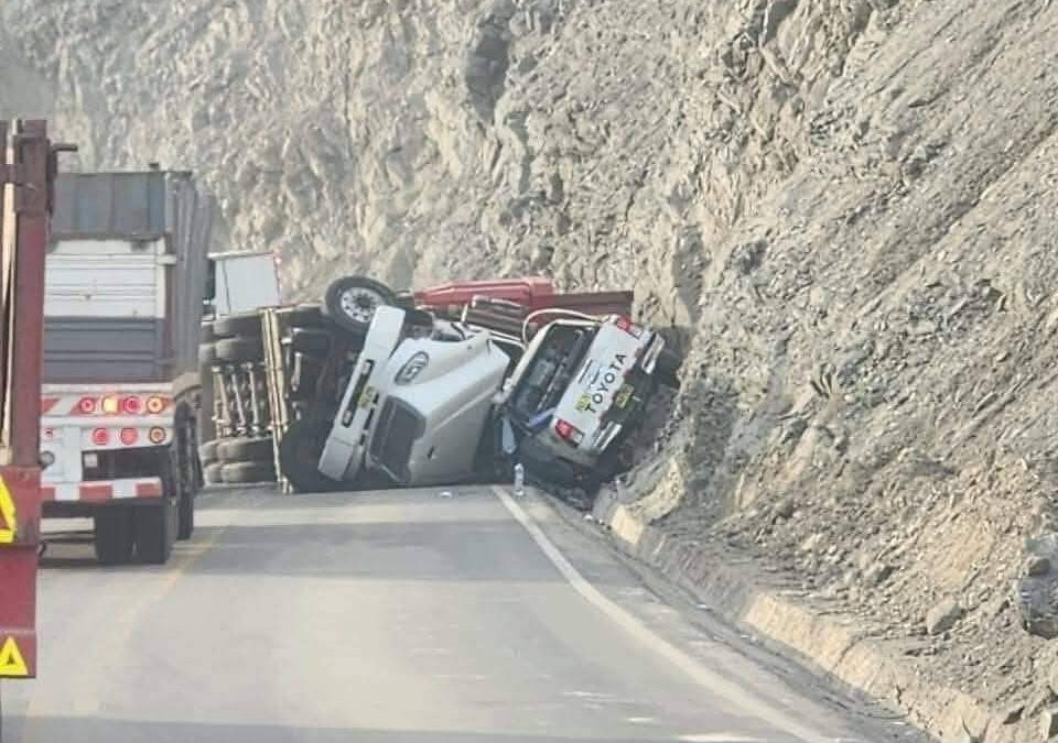 Accidente en la Panamericana Sur deja dos heridos graves en Atico