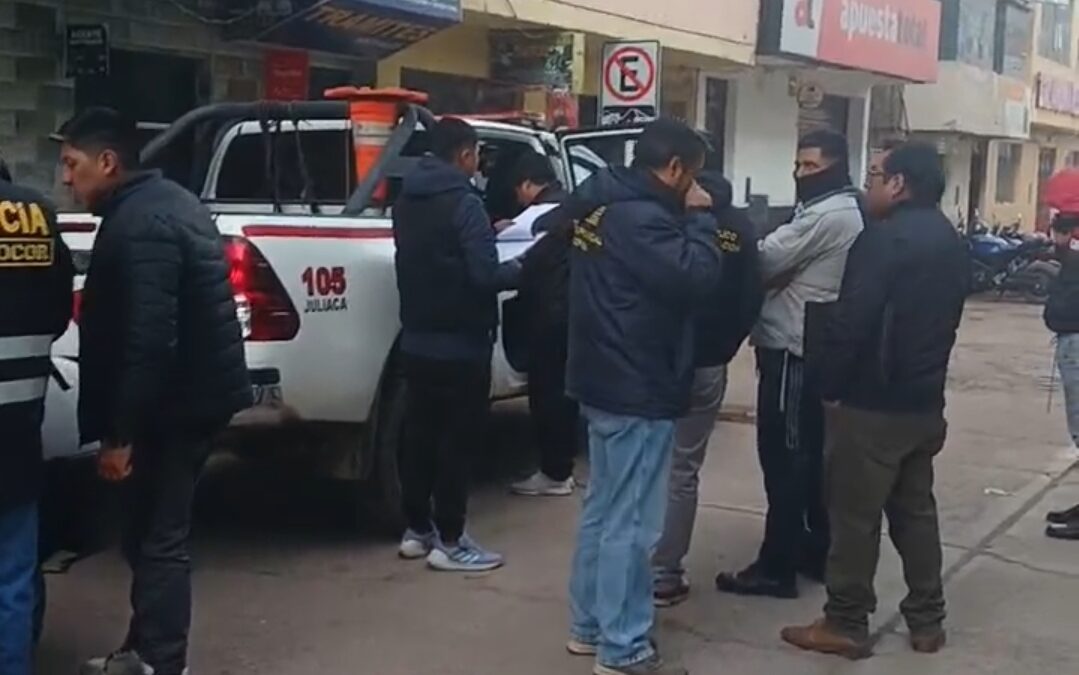 Fiscalía investiga a policías por extorsión contra motociclista en Juliaca