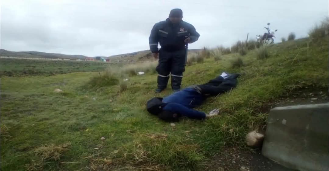 MOTOCICLISTA PERECIÓ AL SER EMBESTIDO POR VEHÍCULO EN ASILLO