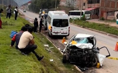 POLICÍA Y UNA MUJER MURIERON DURANTE ACCIDENTE VEHÍCULAR