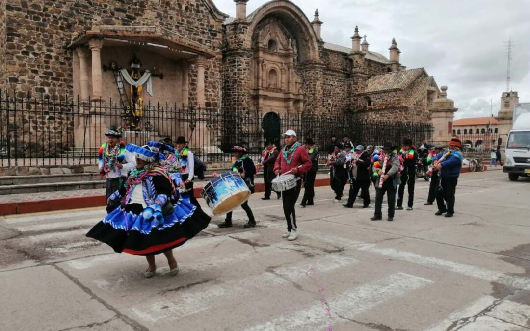 «JUCHUY PUJLLAY – CARNAVAL CHICO – SAN SEBASTIÁN» EN LA TURÍSTICA, MONUMENTAL Y CULTURAL LAMPA