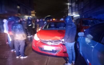 CONDUCTOR EBRIO CHOCÓ CONTRA 7 VEHICULOS. AFECTADOS POR POCO LO LINCHAN