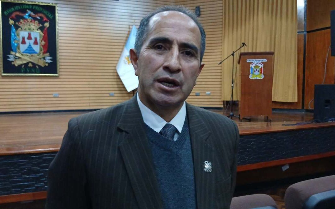 AGRADECEN POR SU SERVICIOS A TRES GERENTES EN LA MUNICIPALIDAD DE PUNO