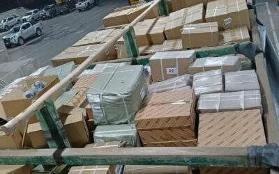 INCAUTAN TRAILER CARGADO DE AUTOPARTES EN DESAGUADERO
