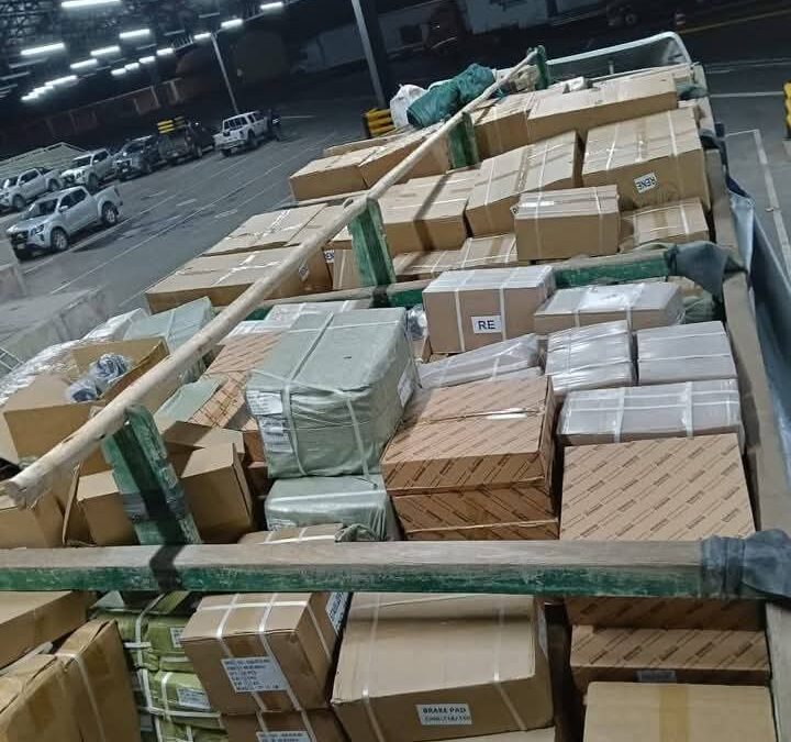 INCAUTAN TRAILER CARGADO DE AUTOPARTES EN DESAGUADERO