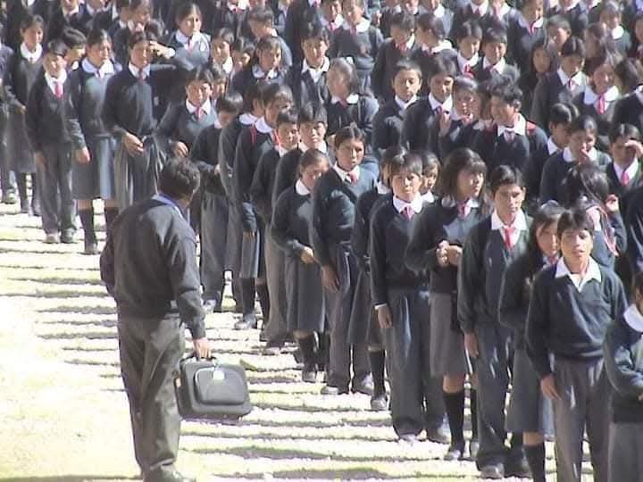 PROPONEN EL RETORNO DEL UNIFORME PLOMO PARA TODOS LOS COLEGIOS PÚBLICOS