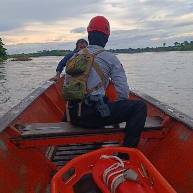 CONTINÚA LA BUSQUEDA DE PERSONAS QUE CAYERON AL RIO INAMBARI, TRAS EL NAUFRAGIO DE CANOA