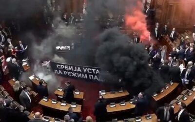 3 DIPUTADOS GRAVES, TRAS DISTURBIOS EN CONGRESO SERBIO