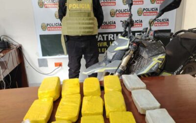 MOTOCICLISTA ABANDONÓ SU UNIDAD Y PAQUETES DE DROGA EN SANDIA