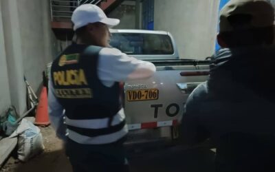 POLICÍA RECUPERÓ CAMIONETA ROBADA EN LIMA. HAY 3 DETENIDOS