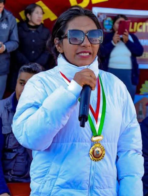 REGIDORA OFICIALISTA FUE VACADA POR EL CONCEJO MUNICIPAL DE AZANGARO