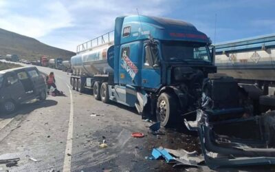 VARIOS HERIDOS DEJA CHOQUE FRONTAL EN LA CARRETERA AREQUIPA – PUNO