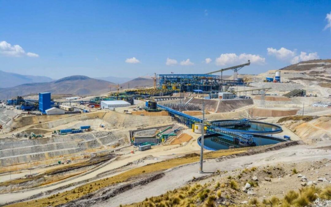 REGIONES RECIBEN S/2000 MILLONES EN CANON MINERO, PERO PERSISTEN DUDAS SOBRE SU USO EFICIENTE