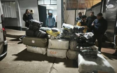 POLICIA INCAUTÓ MERCADERÍA DE CONTRABANDO EN LA CARRETERA DESAGUADERO-PUNO