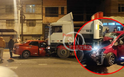 VIDEO| UNA MUJER RESULTÓ GRAVEMENTE HERIDA, TRAS CHOCAR EL  AUTO EN EL QUE SE TRASLADABA JUNTO A SU PAREJA CONTRA UN TRAILER. CONDUCTOR ESTARÍA BAJO LOS EFECTOS DEL ALCOHOL
