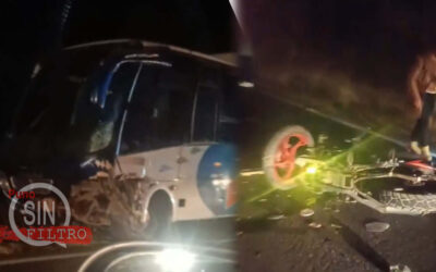 MOTOCICLISTA MURIÓ AL ESTRELLARSE CONTRA MINIBUS EN LA VÍA PUNO – JULIACA