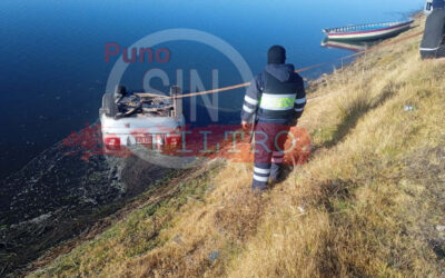 VEHÍCULO TERMINÓ EN EL LAGO, TRAS DESPISTE Y VOLCADURA EN LA CARRETERA JULIACA – HUANCANÉ