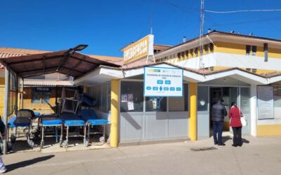 OTRO INTENTO DE FEMINICIDIO EN PUNO!!! MUJER DE 51 AÑOS SE DEBATE ENTRE LA VIDA Y MA MUERTE, TRAS SER ATACADA CON UN ARMA BLANCA POR EL PADRE DE SUS HIJOS EN CHUCUITO