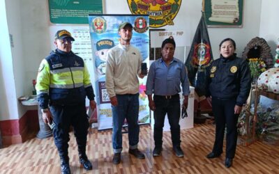 TURISTA BELGA RECUPERA CELULAR OLVIDADO EN TAXI EN EL CENTRO DE PUNO. CHOFER NO SE PERCATÓ HASTA CUANDO TIMBRÓ EL MÓVIL