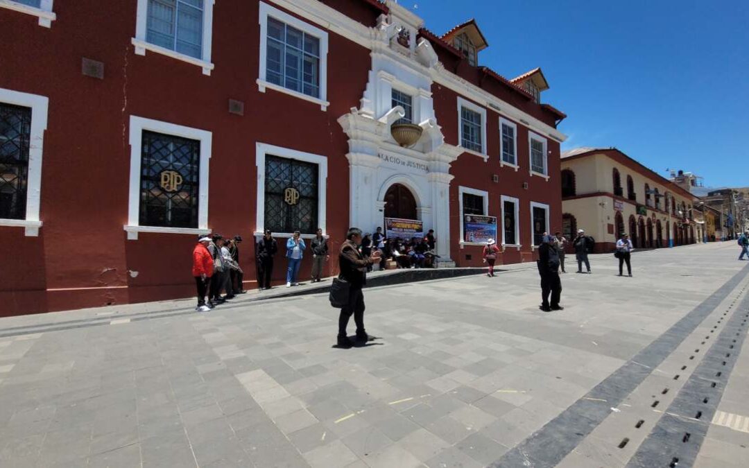 TRABAJADORES DEL PODER JUDICIAL DE PUNO ACATAN PARO NACIONAL DE 48 HORAS Y DENUNCIAN IRREGULARIDADES EN CONCURSOS LABORALES