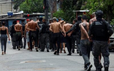 RÍO DE JANEIRO: MÁS DE 60 MUERTOS Y 81 DETENIDOS EN MEGAOPERATIVO POLICIAL CONTRA EL COMANDO VERMELHO