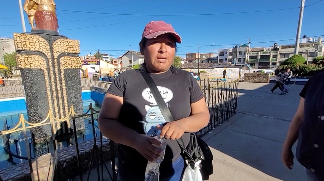 «NO ENTRÓ A RESCATARLO, LOS DOS FUERON JALADOS POR LAS OLAS». MADRE DESMIENTE VERSIONES SOBRE MUERTE DE PROFESOR DURANTE VIAJE DE EXCURSIÓN DE COLEGIO PARTICULAR LIBERTADORES SCHOOL II