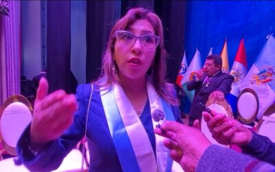 PUNO: REGIDORA DENUNCIA MALTRATOS, VENTA IRREGULAR DE BRAZALETES Y DESORDEN DURANTE SERENATA A LA CIUDAD