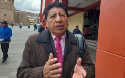 Video| REGIDOR SALVADOR HANCCO ADVIERTE RETRASOS Y FALTA DE PLAN DE TRABAJO EN LA COMISIÓN DE NAVIDAD DE LA MUNICIPALIDAD DE PUNO