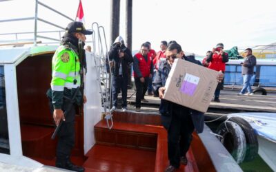 ODPE PUNO DESPLIEGA MATERIAL ELECTORAL VÍA LACUSTRE A AMANTANÍ Y TAQUILE PARA ELECCIONES 2026