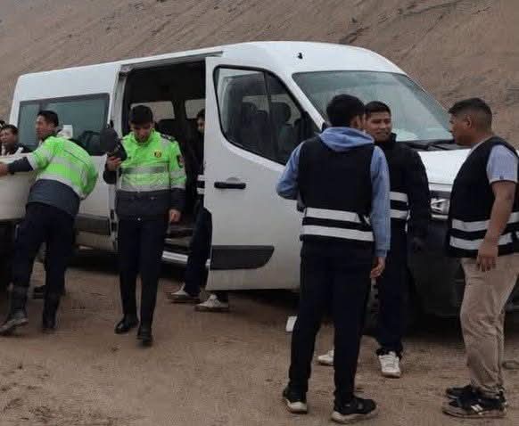 ILO: DOS NIÑOS SON HALLADOS SIN VIDA DENTRO DE UNA MINIVAN EN LA COSTANERA SUR