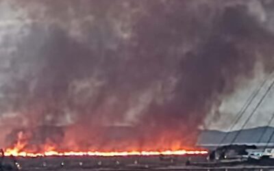 DANTESCO INCENDIO EN LOS UROS ARRASÓ CON 200 HECTÁREAS DE TOTORALES, VIVIENDAS E INFRAESTRUTURA TURÍSTICA
